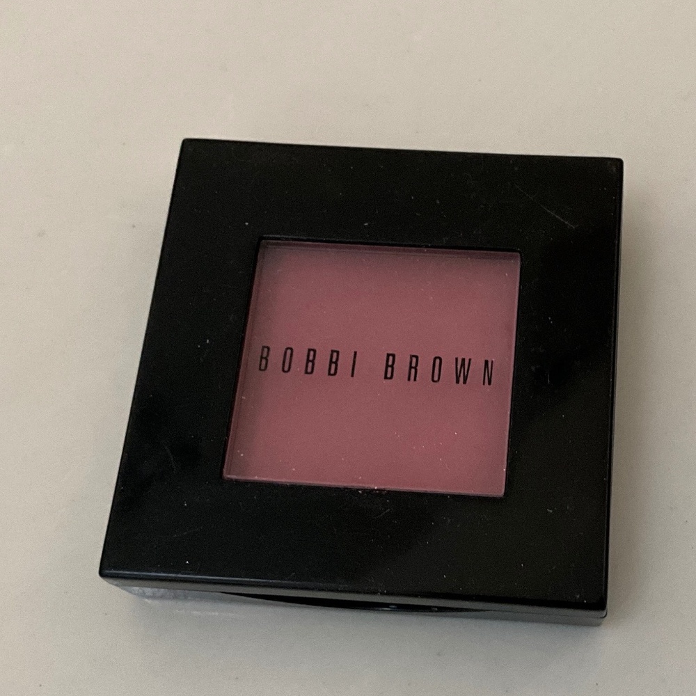 Bobbi Brown blush in the color Nectar